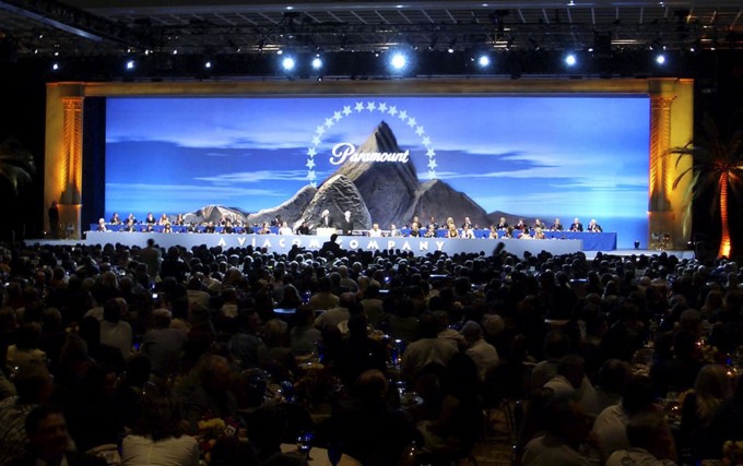 PARAMOUNT PICTURES, Blended Video Projection PARAMOUNT PICTURES, Blended Video Projection