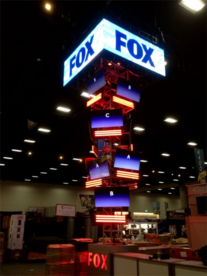 JORDANAH, LED Tower at Comic-Con